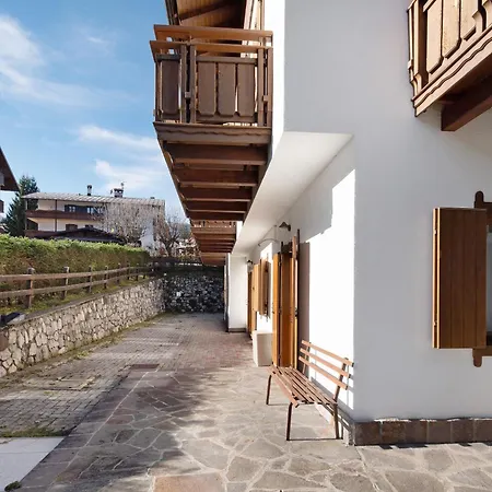 Malibu 4 *