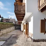 Malibu 4 *