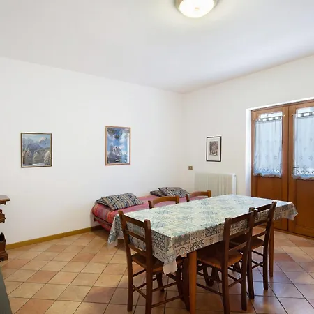 Apartman Malibu 4 *